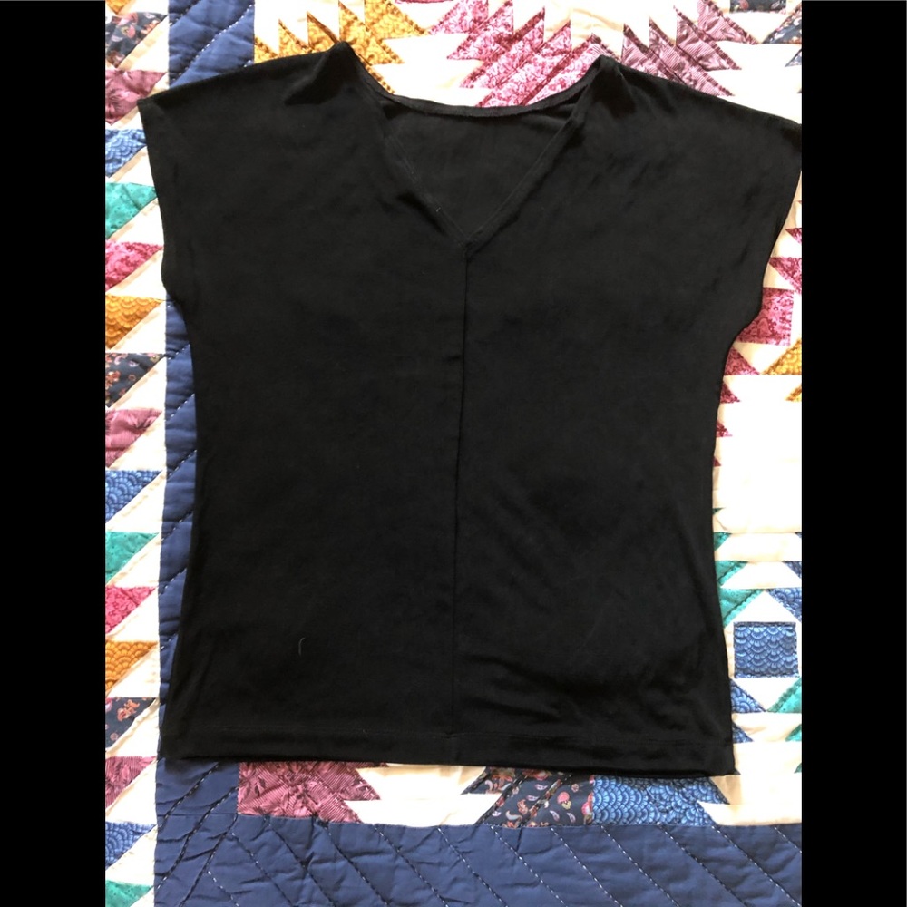 Chico’s Traveler’s V-Neck Sleeveless Top NWOT